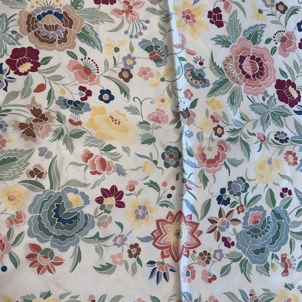 Vintage Smithsonian Institute Floral Silk Scarf 31
